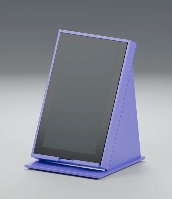 Panel HMI de 7 pulgadas en violeta, con la pantalla inclinada sobre el soporte fijo